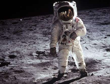 moon b