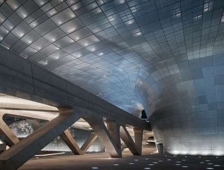 Zaha Hadid Architects, "Dongdaemun Design Plaza (DDP)." Photo: Virgile Simon BERTRAND.