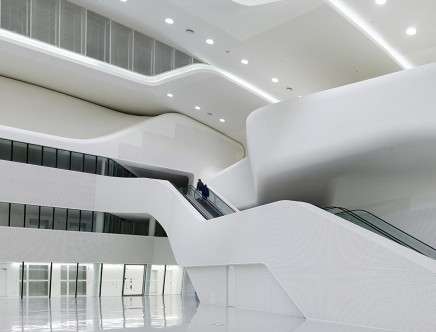 Zaha Hadid Architects, "Dongdaemun Design Plaza (DDP)." Photo: Virgile Simon BERTRAND.